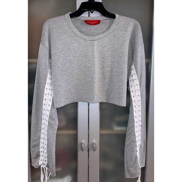 AKIRA Tops - Akira Lace Up Wide Sleeves Crop Top